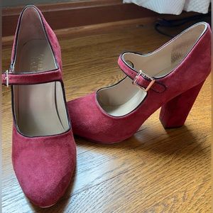 Mulberry/ Maroon color block heel size 8.5